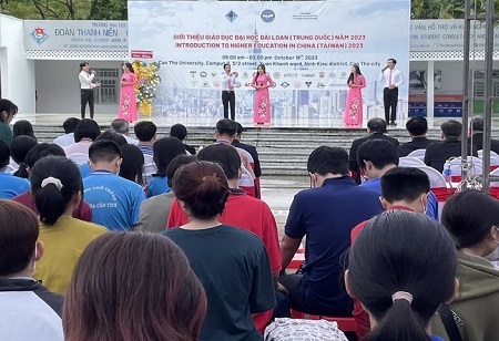 Vietnam adds China to Taiwan name at Education Fair