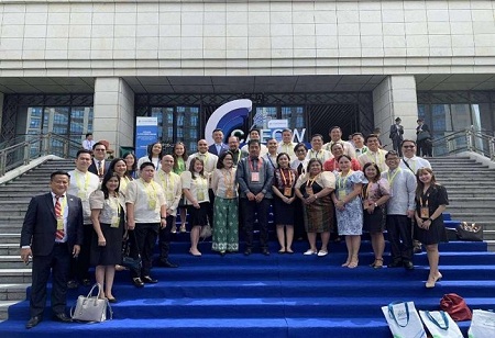 Leaders from UA and PHEI attend CAECW in China