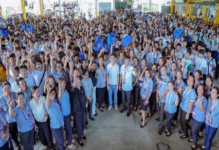 Leandro Leviste Donates 150,000 School Bags to Batangas Students