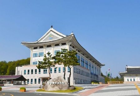 Gyeongbuk Education Office Aids North Korean Students' Careers