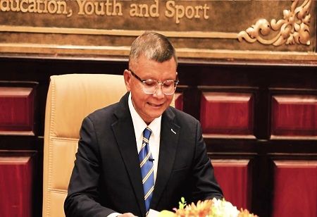 Minister Calls for Student Assessment Analysis to Guide Education Reforms