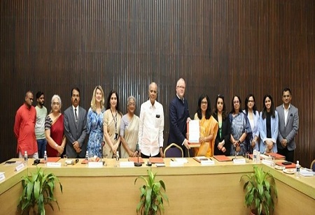 Symbiosis International helps Deakin expand in India