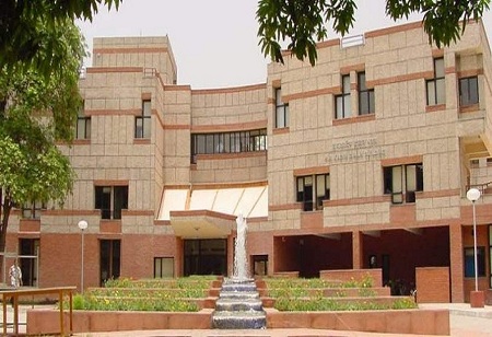 IIT Kanpur launches new cohorts of eMasters Degree Programs to address India's growing industries